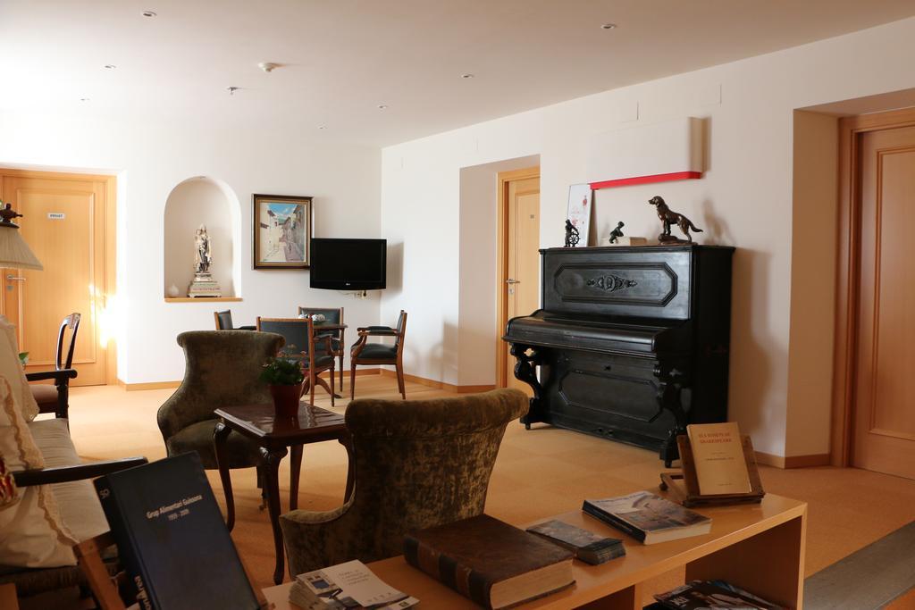Hostal Palouet De Segarra Kültér fotó